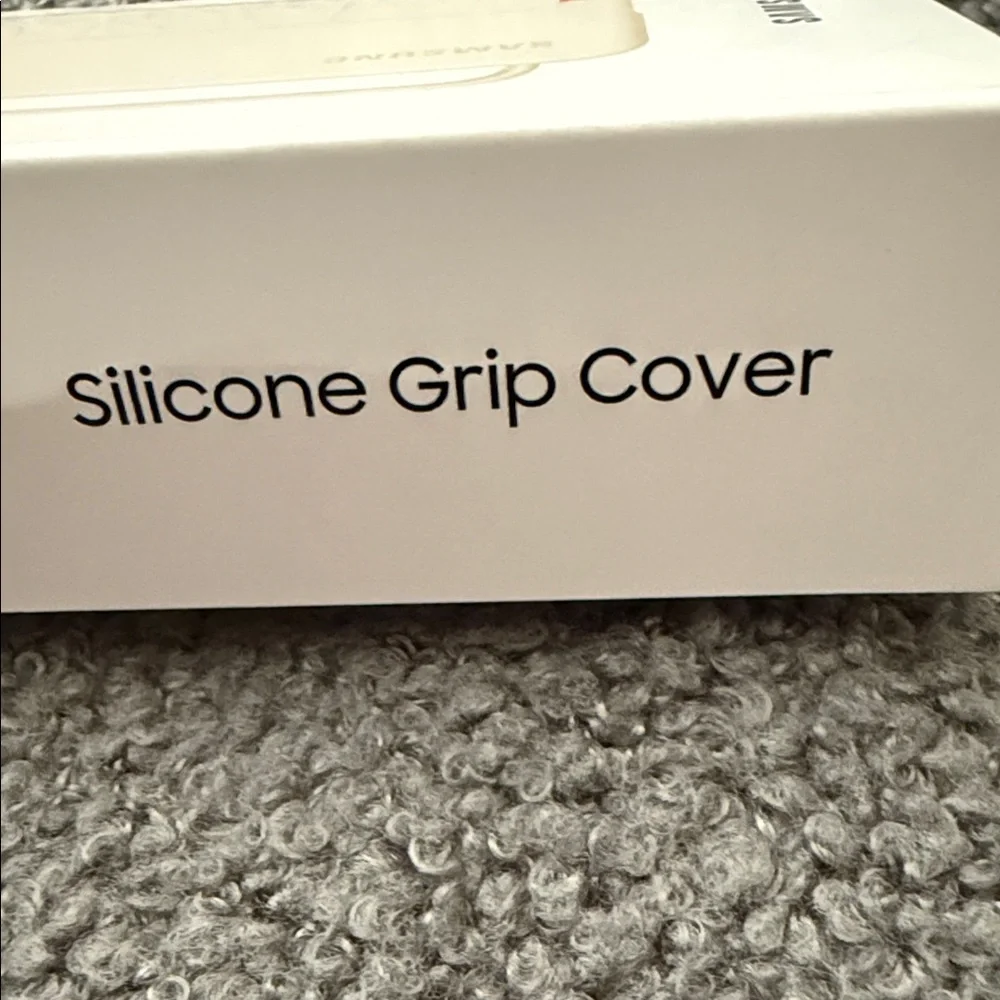 Samsung Galaxy Z Fold Silicone Grip Cover - Cream